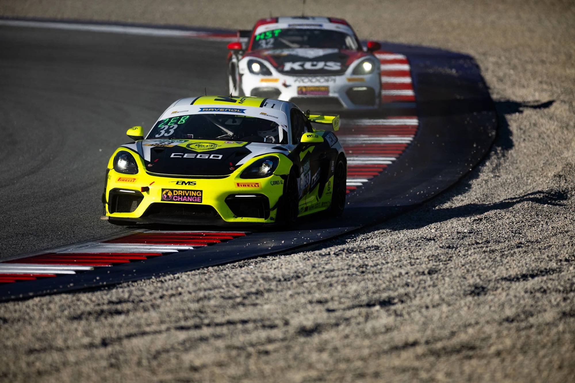 #33 Porsche 718 Cayman GT4 RS Clubsport gennem et sving på Red Bull Ring, ADAC GT4 Germany